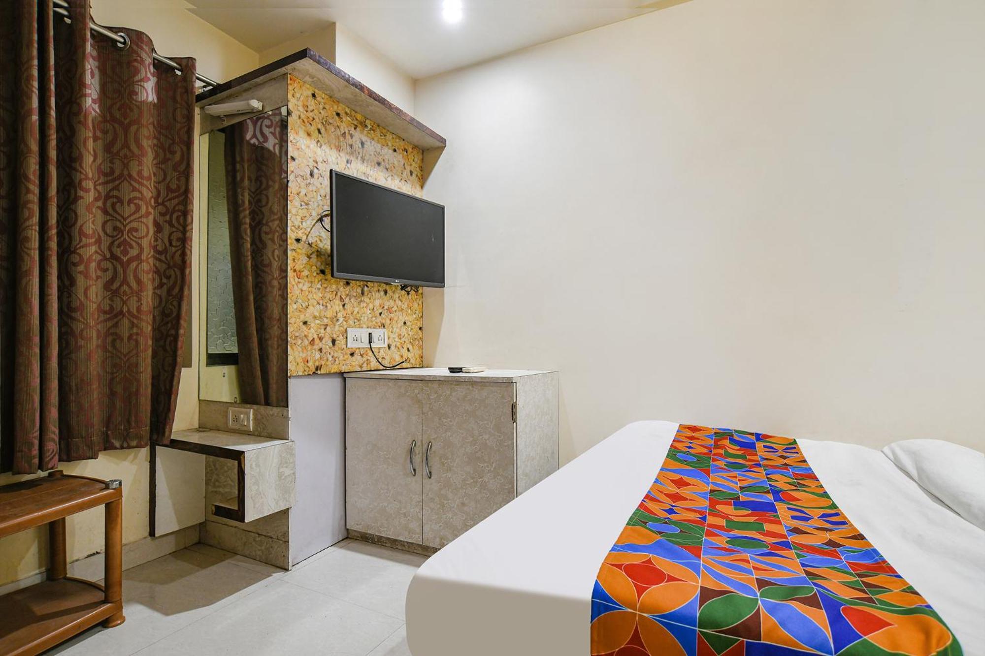 Fabhotel Shivam Palace- Near Mahakal Mandir Удджайн Экстерьер фото
